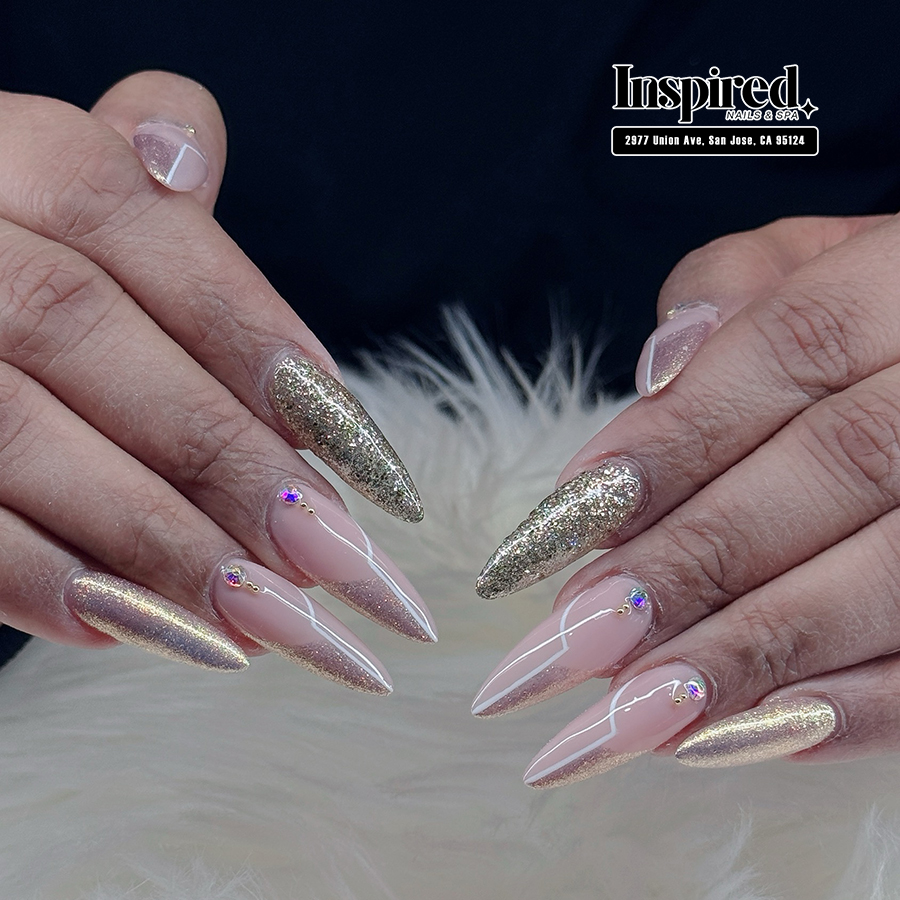 Beautiful nails help you feel prepared for every celebration this Christmas and New Year